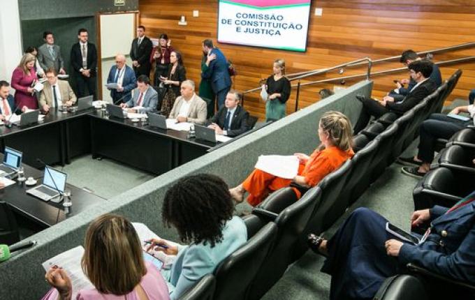 CCJ aprova parecer favorável a projeto que reorganiza o Corpo de Bombeiros