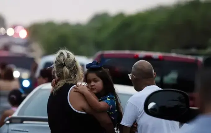 Sobe para 51 o nº de mortos em caminhão com imigrantes no Texas