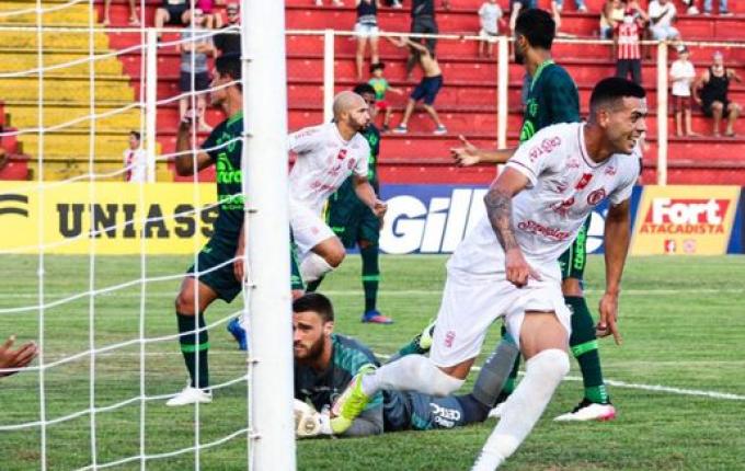 Fora de casa, Chapecoense é dominada pelo Hercílio Luz e perde em Tubarão