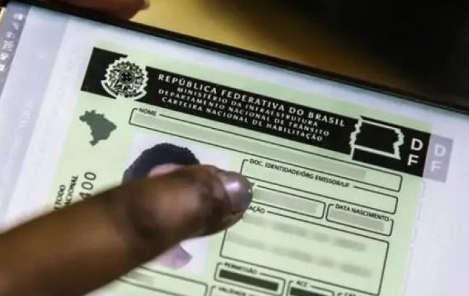 Governo vai oferecer cursos gratuitos para tirar CNH, diz ministro