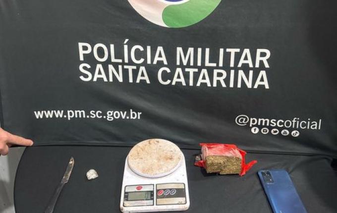 Jovem é preso por tráfico de drogas após ação da PM em Mondaí