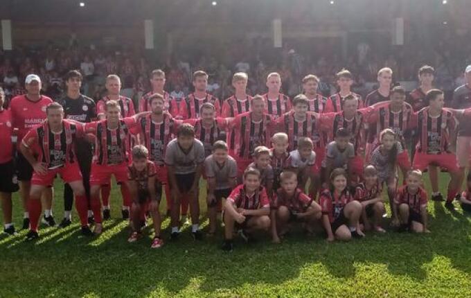 Cometa vence e avança na liderança do grupo B do Regional 