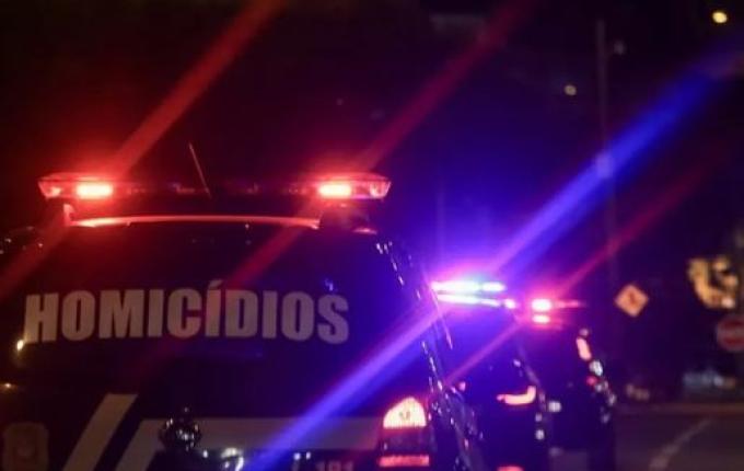 Corpo em cobertor coletado por caminhão do lixo em SC tinha ferimento na cabeça