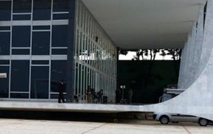 STF impede que Estados e municípios endividados cortem salário de servidor