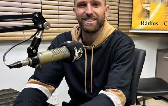 Fabiano Leismann renova contrato com clube grego até 2027