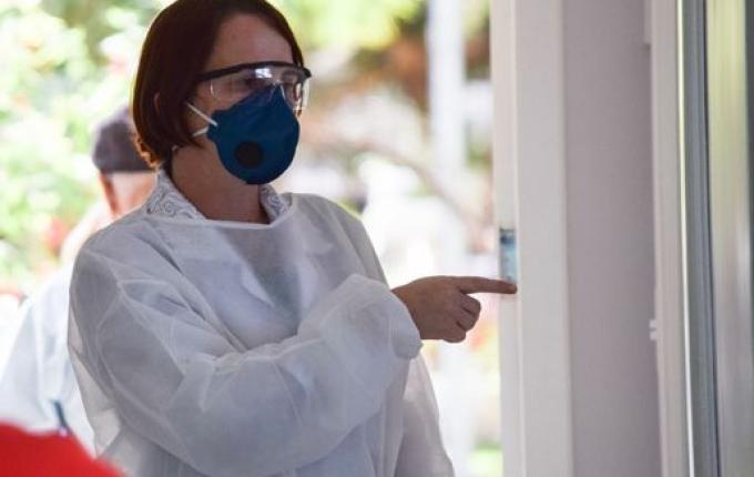 Ministério só está avisando agora sobre casos de trombose ligados às vacinas?