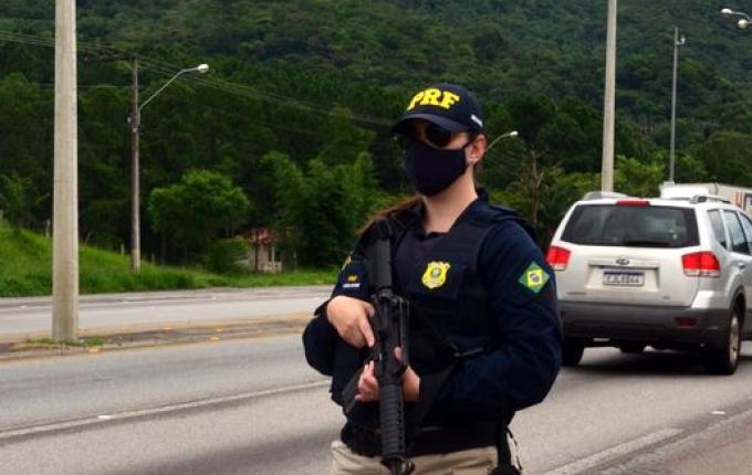 PRF inicia Operação Finados 2021 nas rodovias federais de Santa Catarina