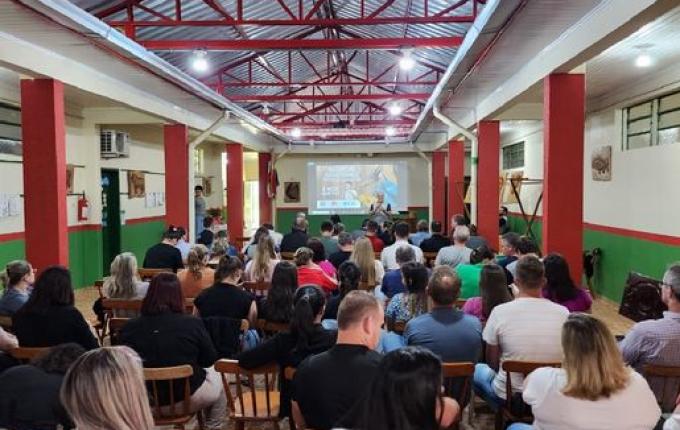 Escola de Itapiranga promove Seminário Regional da Pedagogia da Alternância