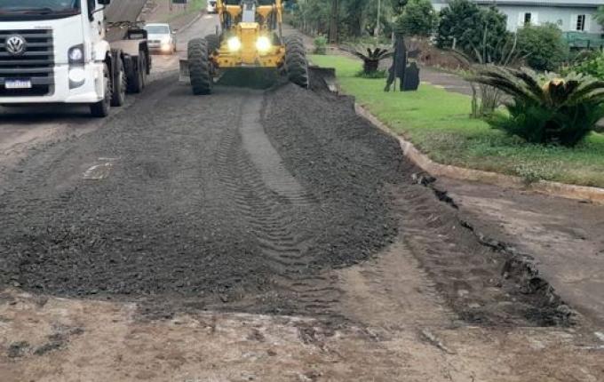 Trecho íngreme que dificulta subida de caminhões receberá terceira faixa