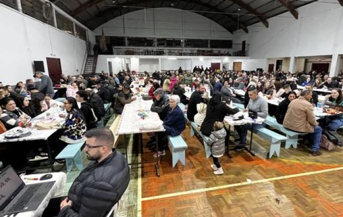 Jantar da APAE de SMO reúne mais de 700 pessoas