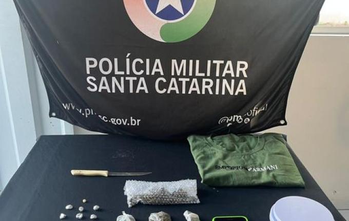 Jovem é preso por tráfico de drogas em São Miguel do Oeste