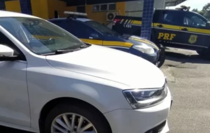 Adolescente de Pato Branco pega carro escondido do pai para viajar com amigos