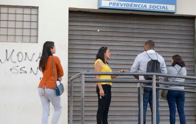 Uso do dinheiro público para cobrir fraude do INSS será ‘último recurso’, segundo governo