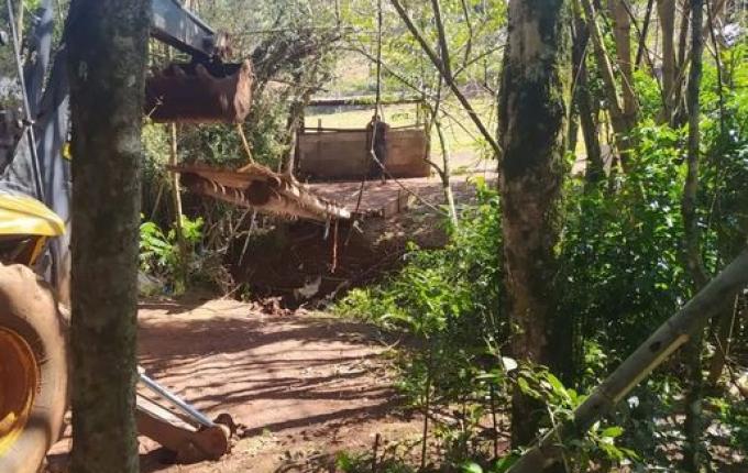 Polícia Ambiental fecha acessos clandestinos para a Argentina e embarga quatro áreas