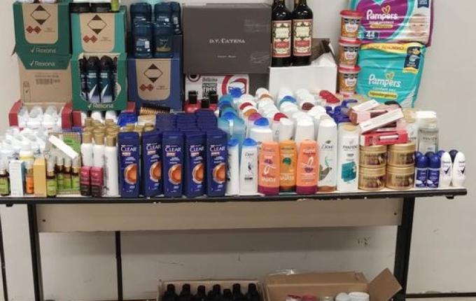 Polícia realiza apreensão de diversos produtos contrabandeados da Argentina