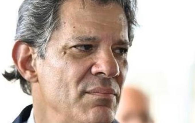 Governo vai baixar IOF e rever isenções fiscais, anuncia Haddad