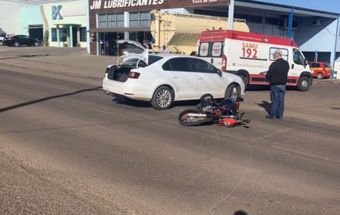Colisão na Willy Barth deixa motociclista ferido