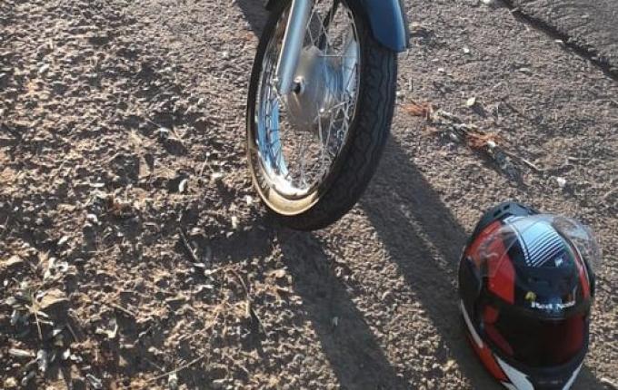 Colisão com cachorro deixa dois homens feridos no centro