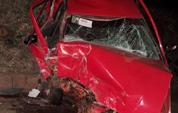 Mulher morre e homem fica ferido em colisão frontal na SC-160, em Campo Erê