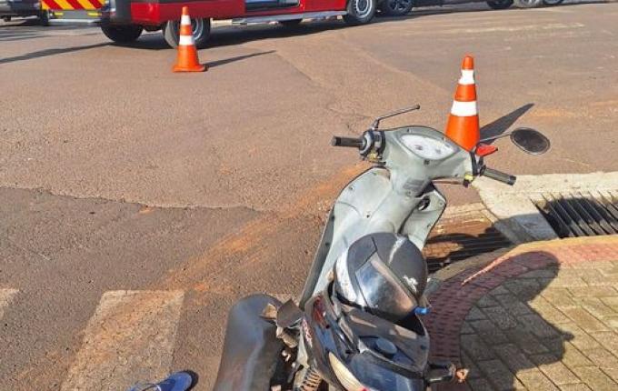 Colisão entre carro e moto deixa idoso ferido em São José do Cedro