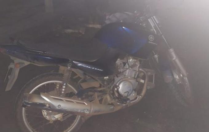 Colisão traseira deixa motociclista ferido na SC-492 em Bandeirante; assista