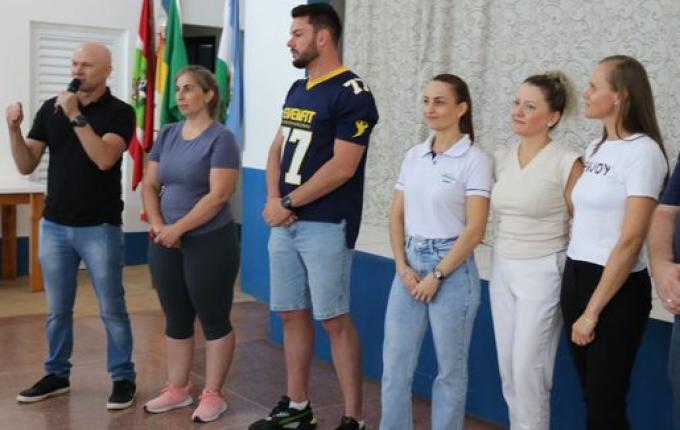 Reunião apresenta equipe e novidades para os Grupos de Atividade Física em Iporã