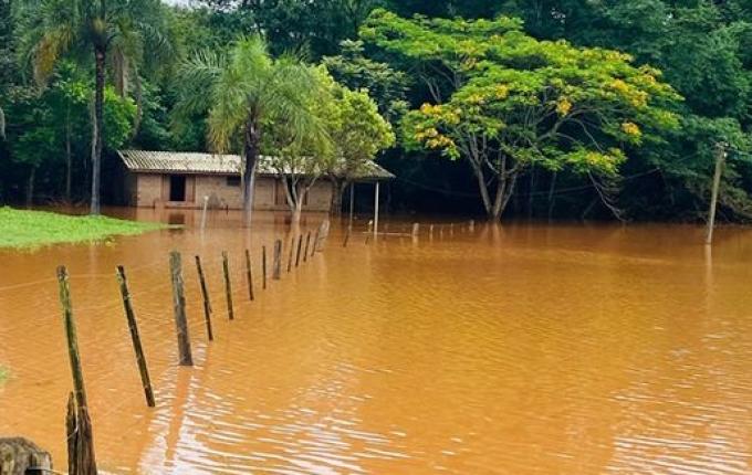 Fotos: Cheia dos rios em Itapiranga causa alagamentos