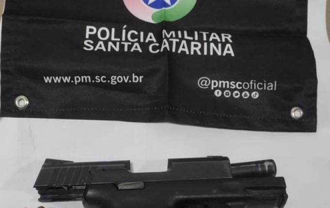 Motorista é preso por porte ilegal de arma de fogo na SC 157