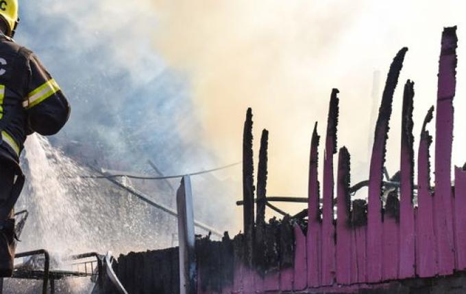 VÍDEO: Casa é destruída por incêndio em São Miguel do Oeste