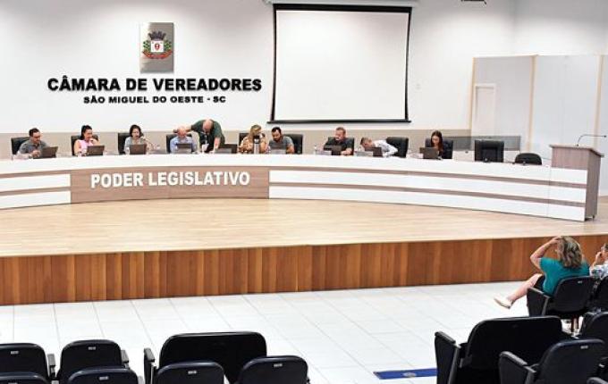 Câmara de SMO adia votação de veto do prefeito sobre nome de praça no centro