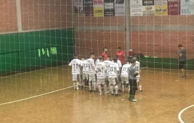 Joni Gool dita as regras da partida, vence Fraiburgo e disputa pelo empate no próximo sábado