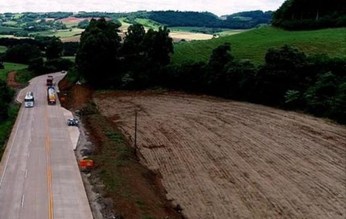 DNIT entrega mais 12 Km de restauração em concreto na BR-163/SC