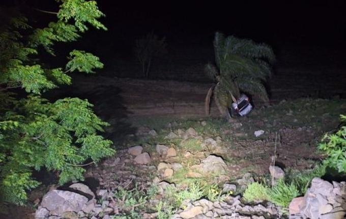 Carro sai da pista e capota na SC-305 em Campo Erê