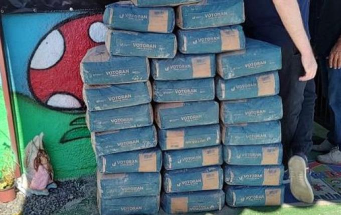 Voluntários se unem para mutirão da creche que sofreu ataque em Blumenau