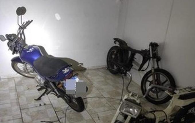 Polícia encontra desmanche de motos em oficina de Chapecó