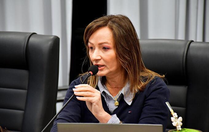 Vereadora pede informações sobre dívida de empresa com o município