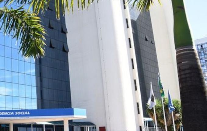 Governo inicia pagamento a mais de 1,2 milhão de aposentados vítimas de descontos indevidos