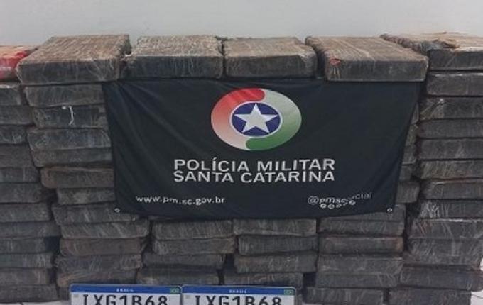 Droga e veículos são apreendidos depois de perseguição em Formosa do Sul