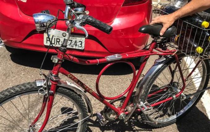 Ciclista fica ferido em acidente no centro de São Miguel do Oeste