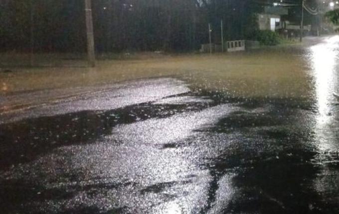 Rio do Sul enfrenta 3ª enchente do ano e quatro abrigos são abertos