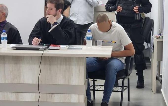 Inicia júri de homem acusado de esfaquear colega de trabalho em Itapiranga