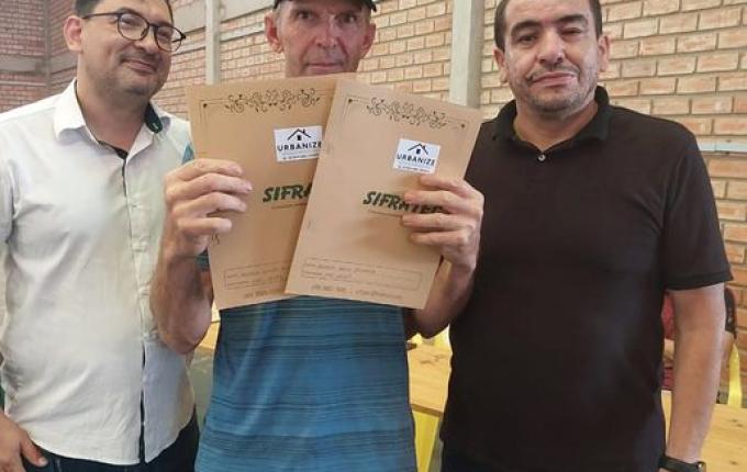 Prefeitura entrega matrículas de terrenos a 40 famílias em Palma Sola