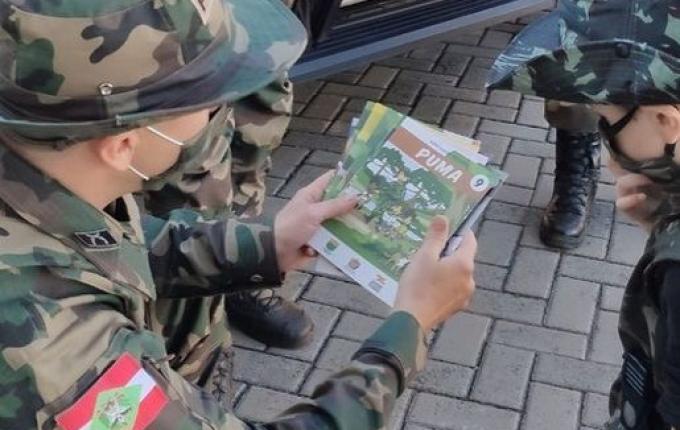 PMA visita menino que sonha em ser policial ambiental