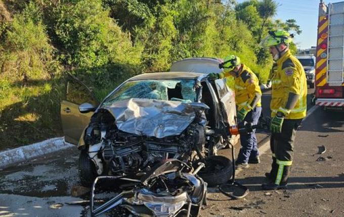 Motorista de carro morre em colisão contra caminhonete em Cordilheira Alta