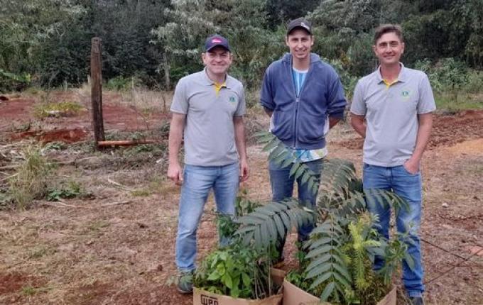 Lions Clube de Iporã do Oeste realiza nova etapa do Projeto 10 mil Árvores