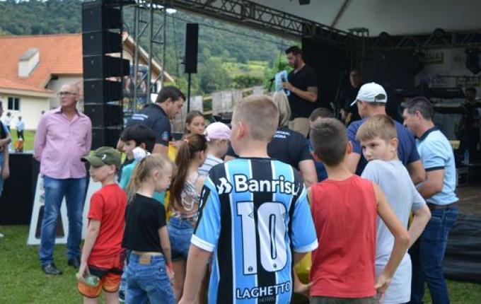 Mateada do trabalhador reúne grande público na praça