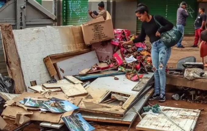 Sobe para 161 número de mortes por chuvas no RS