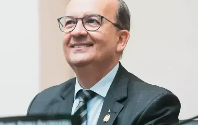 Jorginho põe reforma administrativa em prática e já empossa secretários