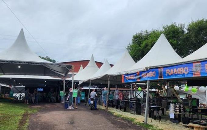 Inicia visitação ao parque de exposições da 11ª Efrait