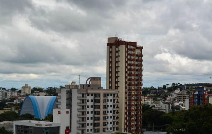 Estado tem alerta para temporais, ventania, raios e queda de granizo
